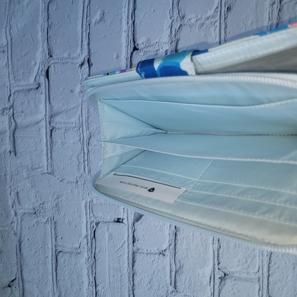 Vera Bradley travel floral wallet - Picture 5 of 8